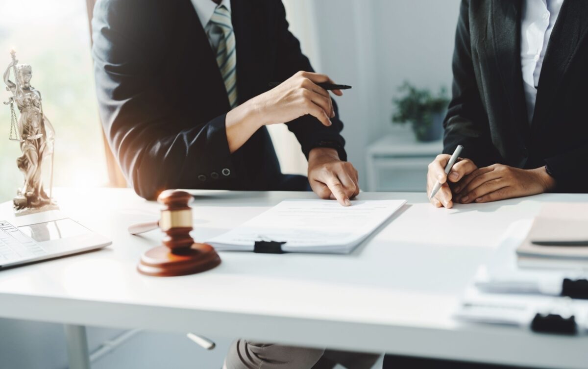 Complete Guide to the Best Corporate Law Firms in New York